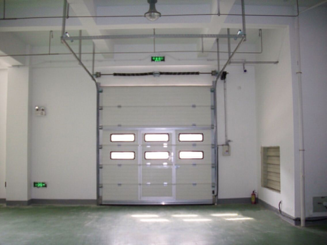    車(chē)間工業(yè)提升門(mén)-廣州奇翔制造，是你稱(chēng)心的選擇!