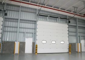 垂直提升門廠家-廣州奇翔16年的品質(zhì)打造！