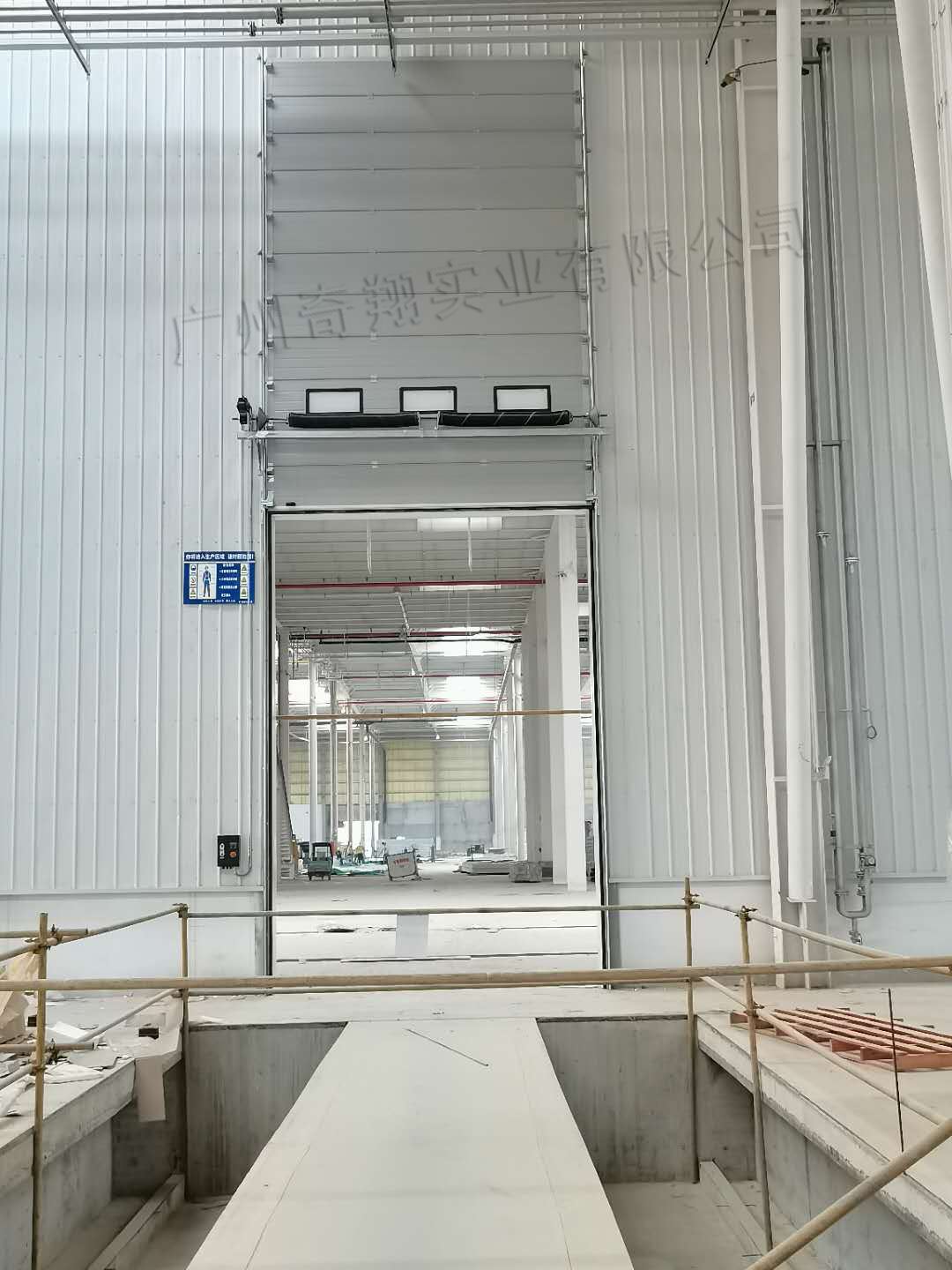 大連鋁合金工業(yè)門 大連鋁合金工業(yè)門